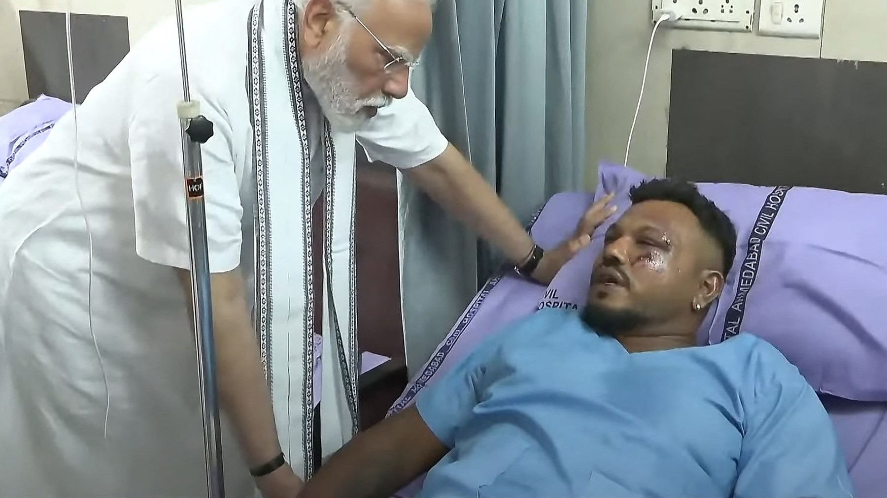 Vishwash Kumar Ramesh ako jediný prežil leteckú katastrofu.
