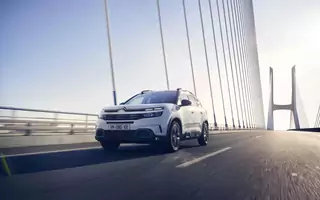 Citroen C5 Aircross Hybrid - elektryfikacja prosto z Francji