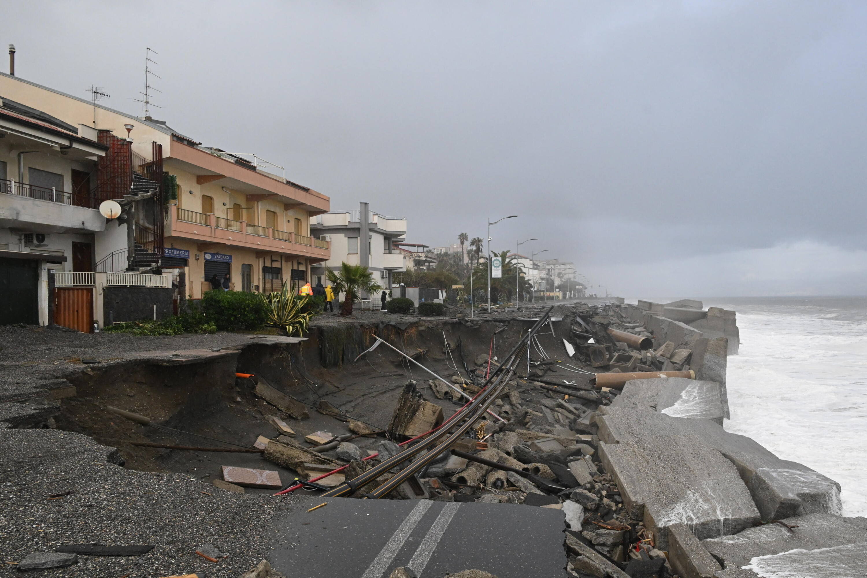 Miliardowe straty: cyklon Harry zdewastował południowe Włochy