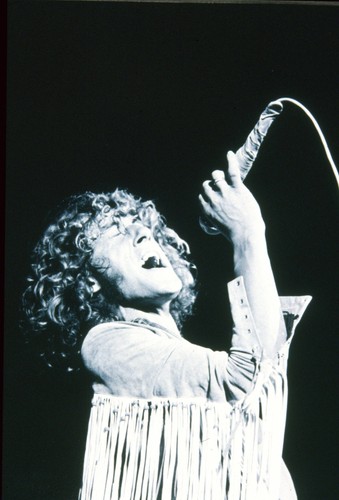 Oto lista artystów i ich honorariów: