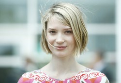 Mia Wasikowska: Zwyczajne szalone tempo [WYWIAD]