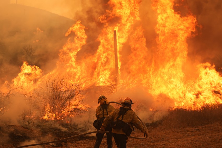 Šumski požar u okrugu Ventura u Kaliforniji