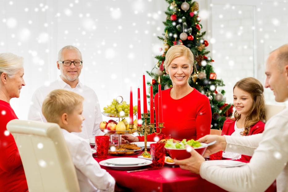 Figyeljünk a megfelelő folyadékpótlásra, és ne érkezzünk farkaséhesen a vacsorára /Fotó: Shutterstock