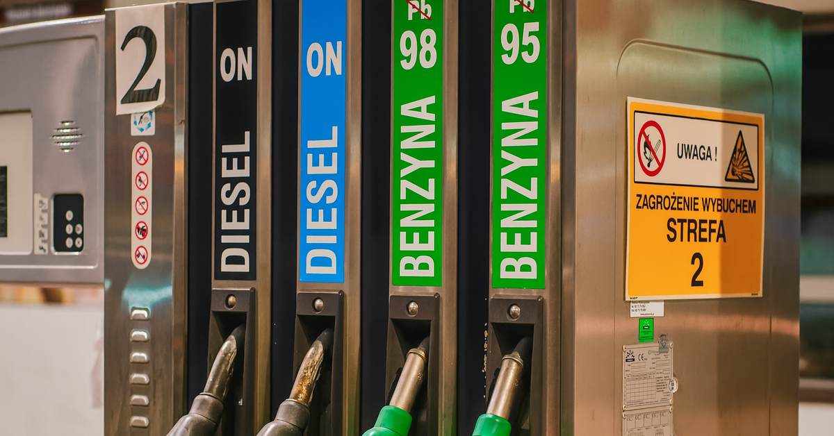 Benzyna - 10,85 [zł/l], olej napędowy - 11,87 [zł/l], LPG - 7,73 [zł/l]. Ceny paliw pójdą w górę