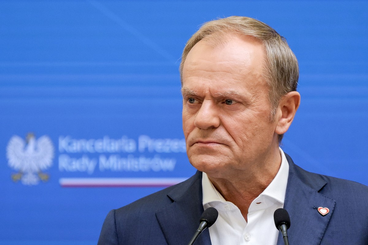 Premier Donald Tusk podczas konferencji prasowej w siedzibie KPRM w Warszawie