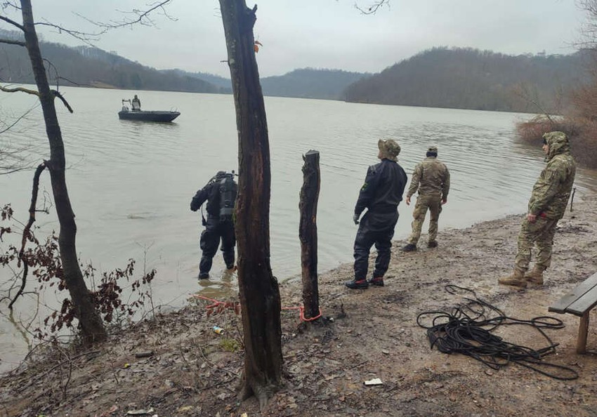 Ronioci pretražuju jezero Drenova u potrazi za Emirom Selimovićem