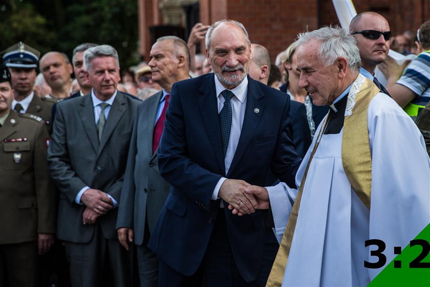 Antoni Macierewicz na poświęceniu pomnika Jezusa w Poznaniu