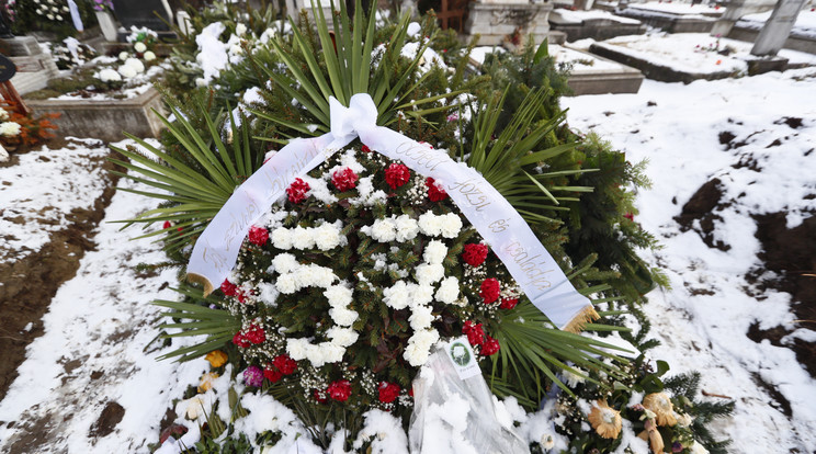 Rostást január 
25-én szülőfalujában, Jászjákó
halmán temették el /Fotó: Zsolnai Péter