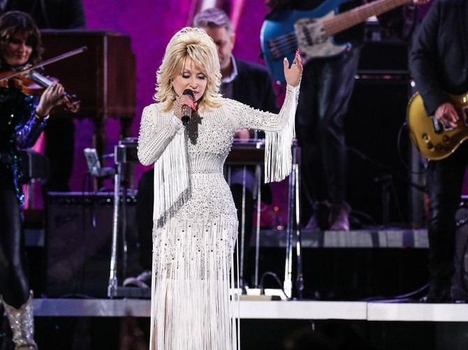 Kako Doli Parton održava vitku liniju u 78. godini, a tokom praznika jede sve što poželi