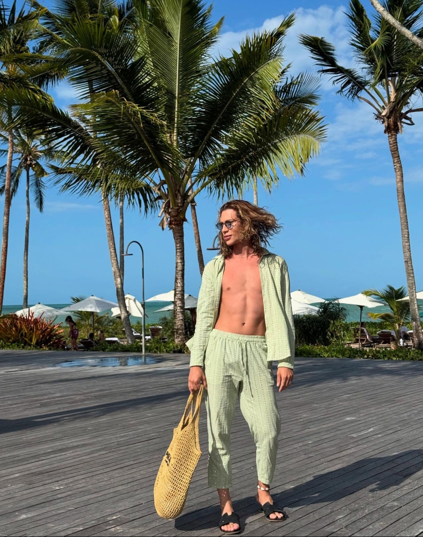 Instagramový influencer a módny stylista Adair Mendes Dutra Junior.
