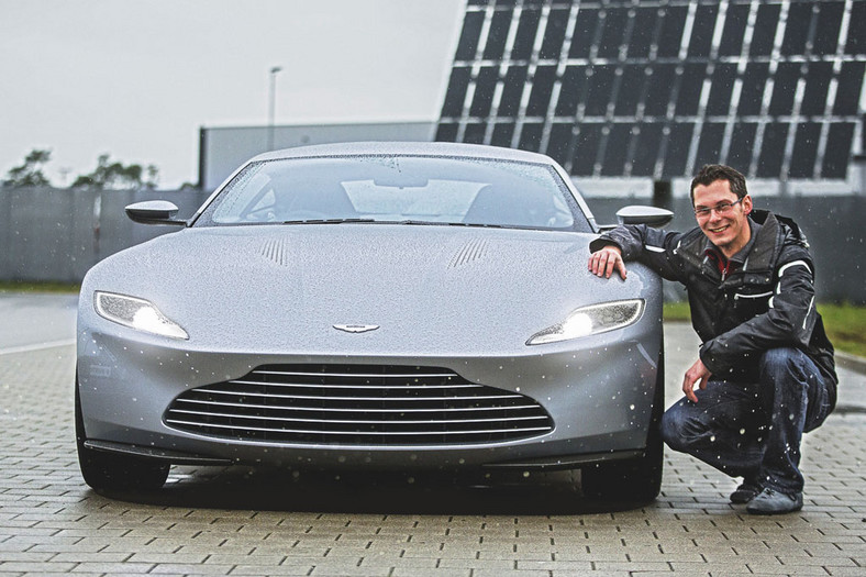 Aston Martin DB10 - Bond idzie bokiem