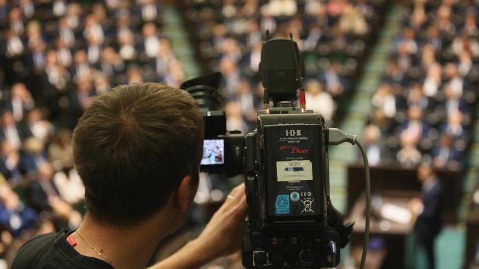 TVP ma obowiązek prezentowania na swojej antenie przedstawicieli różnych partii politycznych 