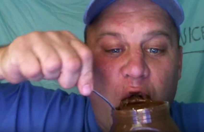 Jedna velika tegla nutele sadrži oko 4.000 kalorija, što je duplo više od preporučene dnevne doze za odrasle