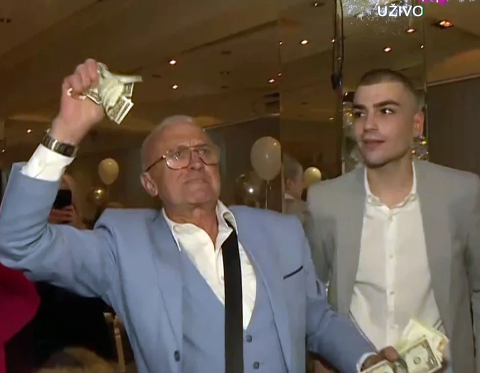 Era Ojdanić slavi unuku Andriji 18. rođendan