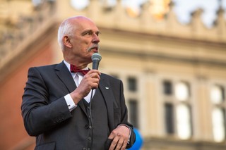 Janusz Korwin-Mikke został zawieszony w prawach członka Konfederacji oraz wyrzucony z Rady Liderów