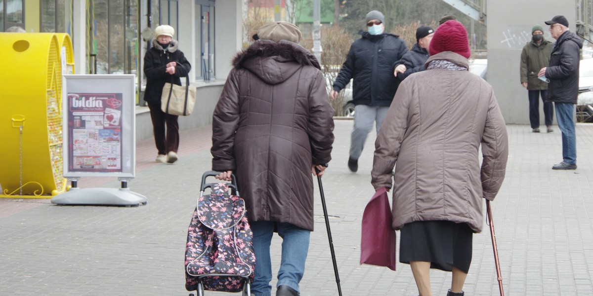 Польські пенсії громадян України. Управління соціального страхування пояснює, як продовжувати отримувати пенсію 