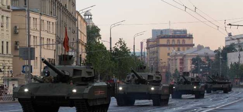 Ofensywa "już się rozpoczęła". Na satelitarnym zdjęciu kolumna wojsk "zwrócona w stronę Donbasu"