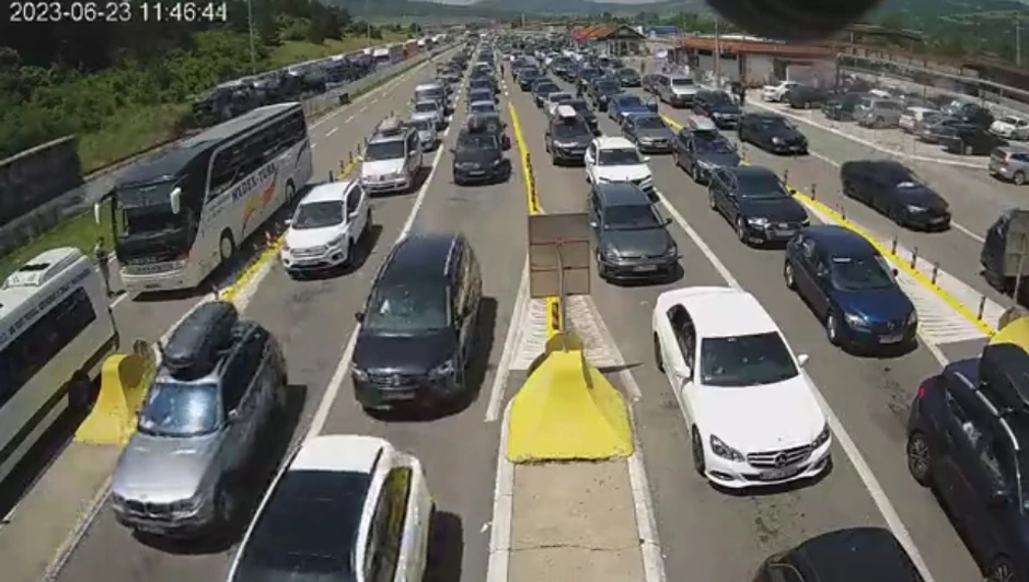 Granični prelaz Gradina, izlaz iz Srbije, oko 13 časova