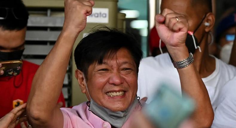 Ferdinand Marcos Junior alias Bongbong élu président des Philipines avec près de 30 millions de voix, soit presque deux fois plus que sa principale rivale, la vice-présidente sortante Leni Robredo