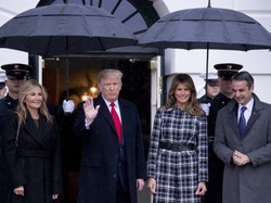 Kombinezomaniaczki. Melania Trump nie zdołała zabłysnąć stylizacją przy premierowej Grecji