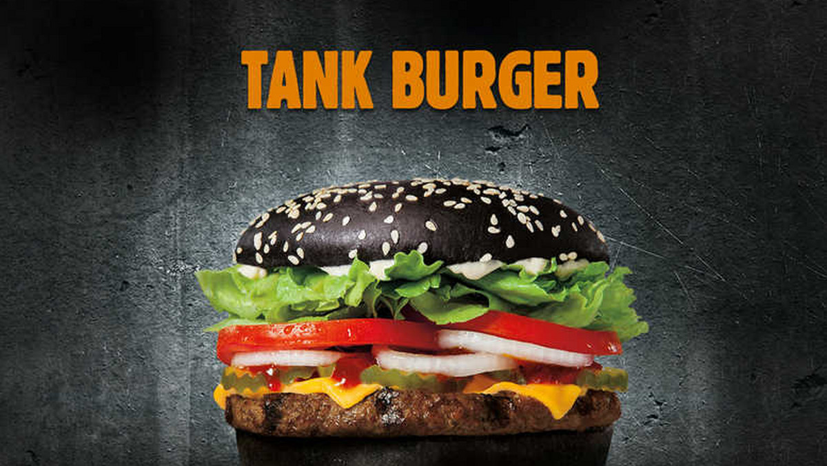 Czarny Burger to kanapka stworzona specjalnie dla fanów gry komputerowej World of Tanks. Ten wyjątkowy burger już jest dostępny w polskich restauracjach sieci Burger King. Do każdego czarnego Tank Burgera dodatkowo otrzymamy zdrapkę z kodami do konkursu.