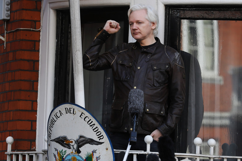 Julian Assange w ambasadzie Ekwadoru w Londynie