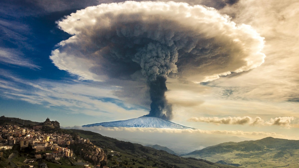 Wybuch wulkanu Etna.