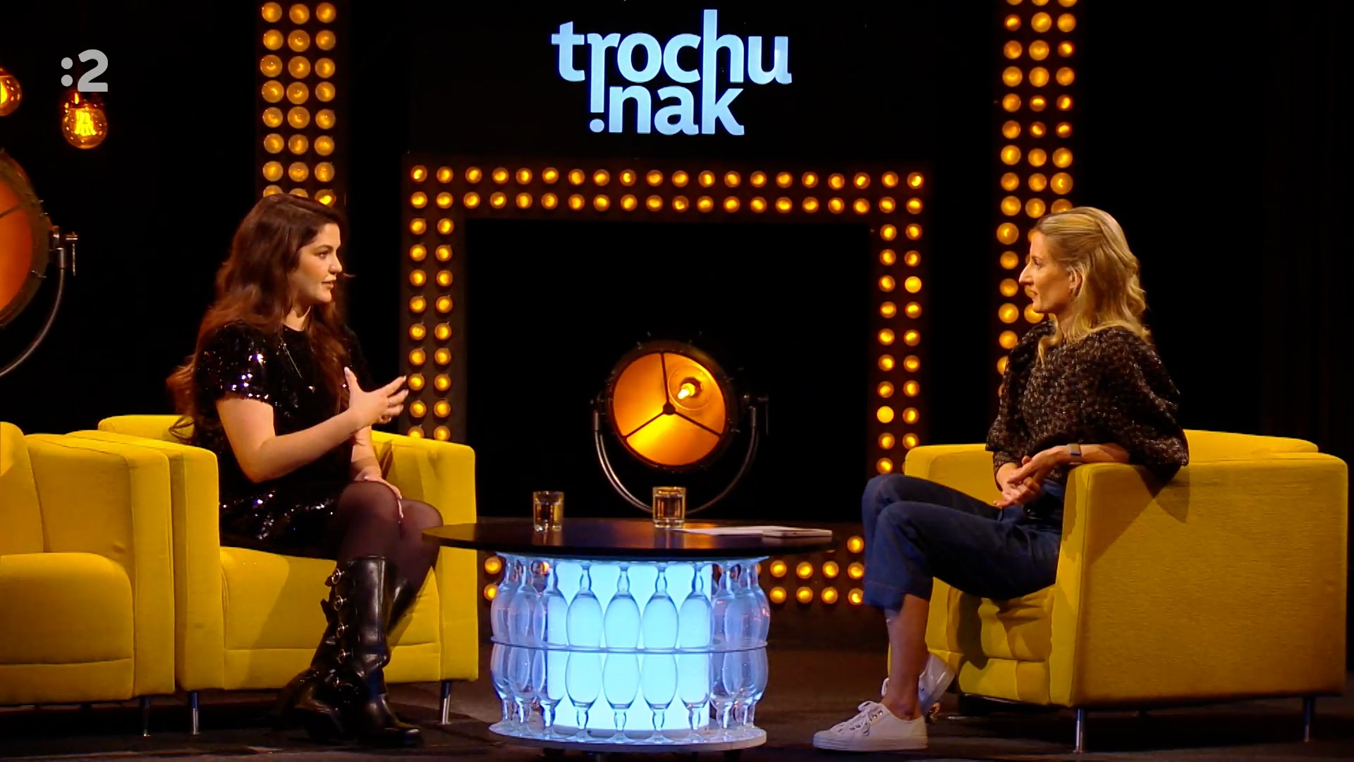 Celeste Buckingham v Trochu inak s Adelou.