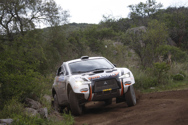 Rajd Dakar 2011: awans Hołowczyca (2.etap, wyniki, fot. Willy Weyens)