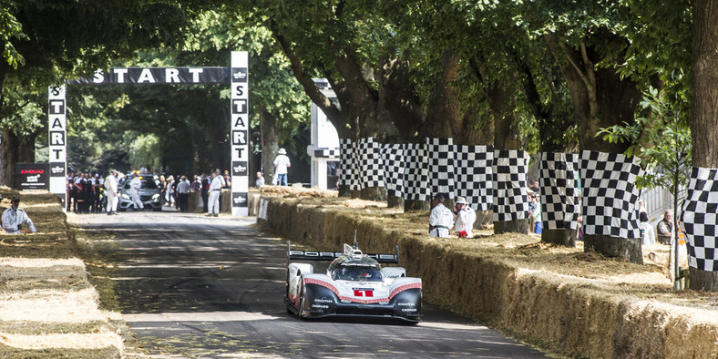 70 lat Porsche – parada w Goodwood