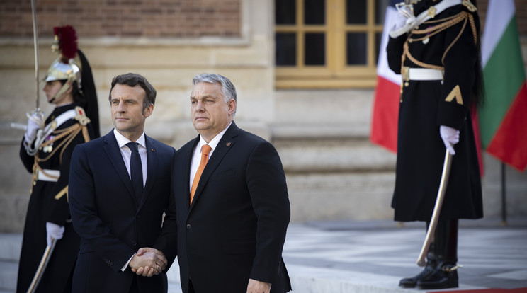 A magyar kormányfő nem hivatalos találkozóra érkezett, hogy az ukrajnai háborúról értekezzenek az EU-s vezetővel / Fotó: MTI/Miniszterelnöki Sajtóiroda/Fischer Zoltán