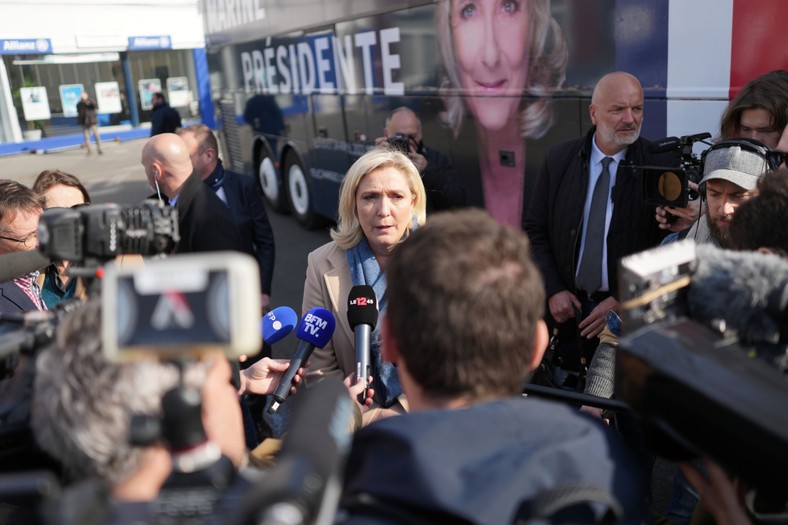 Marine Le Pen na spotkaniu z wyborcami w Henin-Beaumont, 22 marca 2022 r.