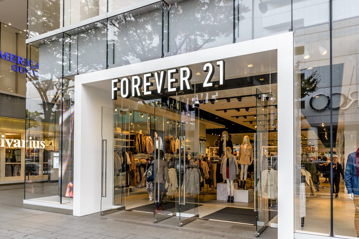 Forever 21 Bankrot Olmaq Üçün Hazırlaşır – 200 Mağaza Bağlanır
