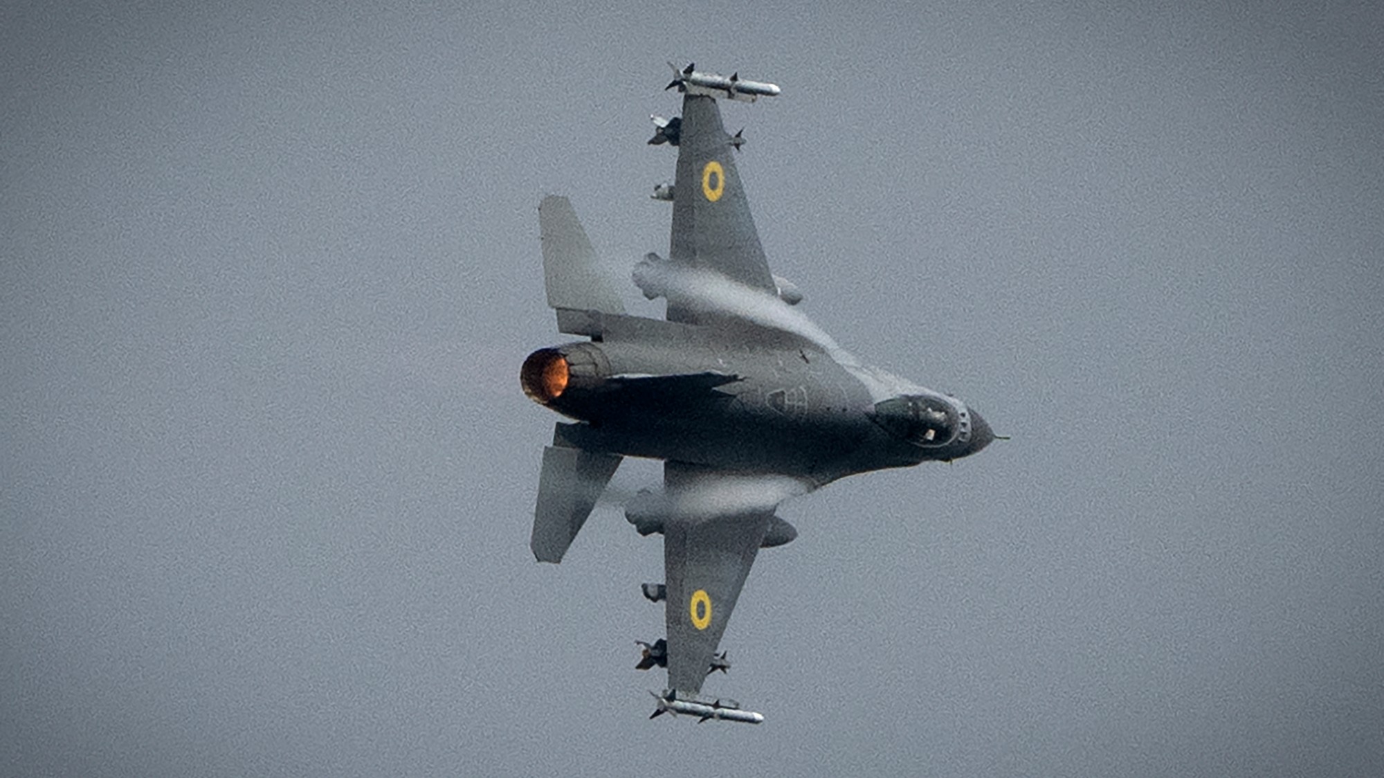 Ukrajinská stíhačka F-16.