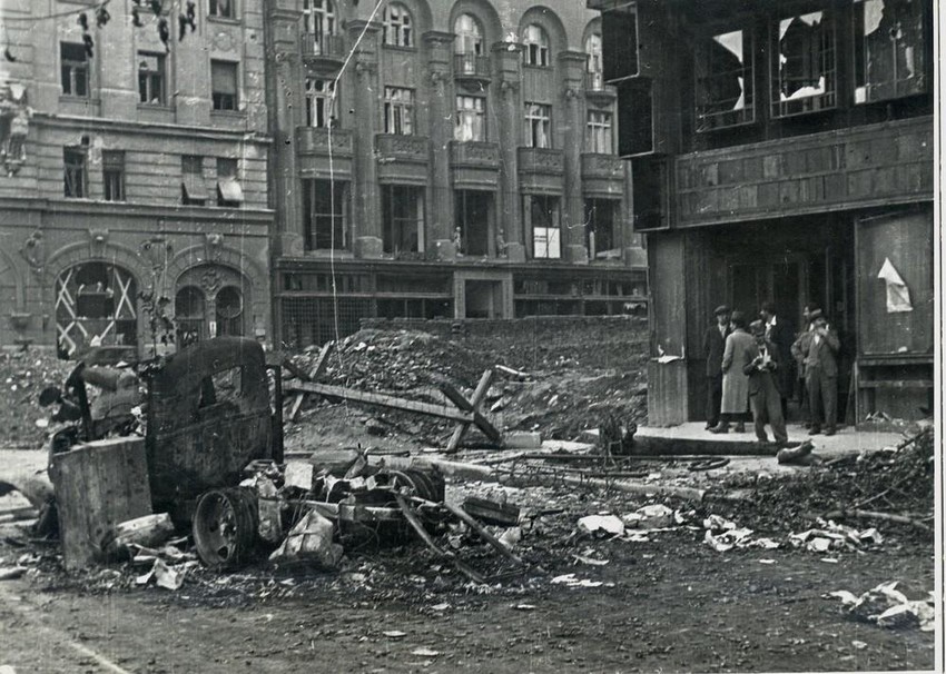 U završnim borbama protiv nacista u Beogradu poginulo je oko 3.000 partizana i 961 crvenoarmejac