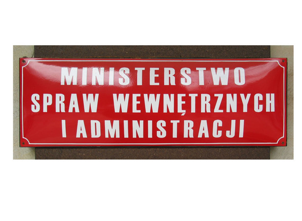 Kariera w MSW? Służb dogląda dziś dyrektor ze skandalem na koncie