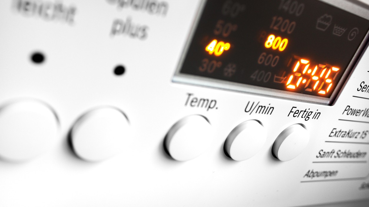 Prečo vaša práčka ukazuje čas, ktorý sa nezhoduje so skutočnosťou?