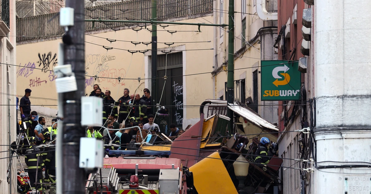 Żałoba narodowa po tragicznym wypadku kolejki. 15 osób zginęło w Lizbonie