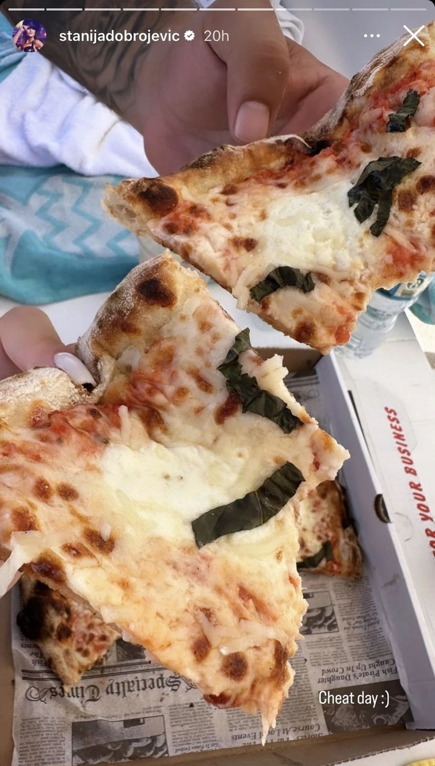 Tetovaže na ruci dokazuju da je Stanija bila sa oženjenim