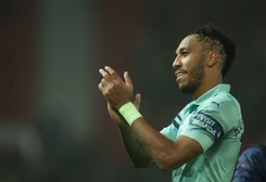 Liga angielska: Piłkarze Arsenalu na imprezie w nocnym klubie wdychali gaz rozweselający