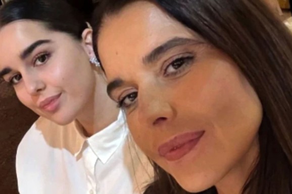 MILICA MITROVIĆ DOBILA POSEBNA POKLON OD ĆERKE ZA DAN MAJKI Andrea je gestom ostavila bez teksta: Sve javno objavila