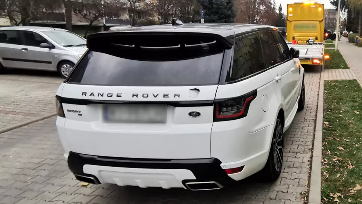 Range Rover Sport odzyskany przez stołecznych policjantów