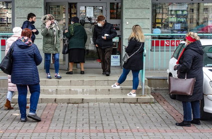 Rośnie liczba zachorowań na COVID-19. Ministerstwo ma nową szczepionkę