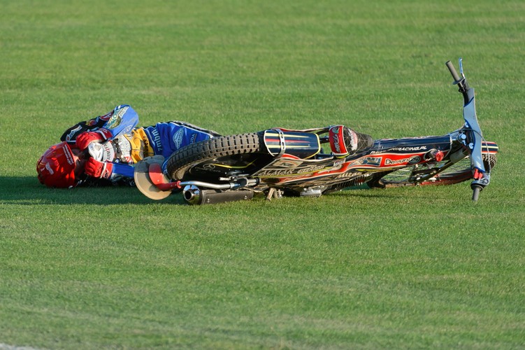 Groźne upadki Piotra Pawlickiego w meczu Ekstraligi żużla