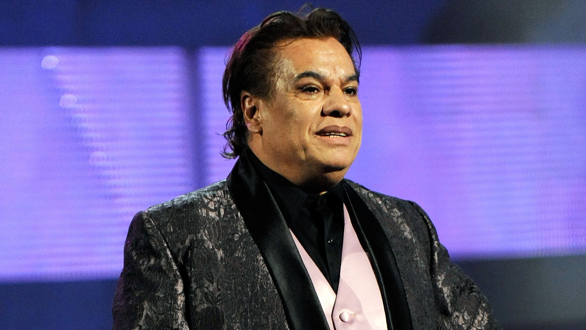 Nie żyje Juan Gabriel, jeden z najpopularniejszych meksykańskich piosenkarzy. Wokalista miał 66 lat. Zmarł po koncercie w Santa Monica w Kalifornii. Przyczyną śmierci był zawał serca.