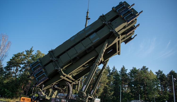 Niemieckie media: Dlaczego Polska po prostu nie zestrzeli rosyjskich rakiet?