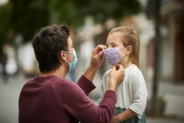 Megtiltották az iskolai maszkviselést, vizsgálat indult