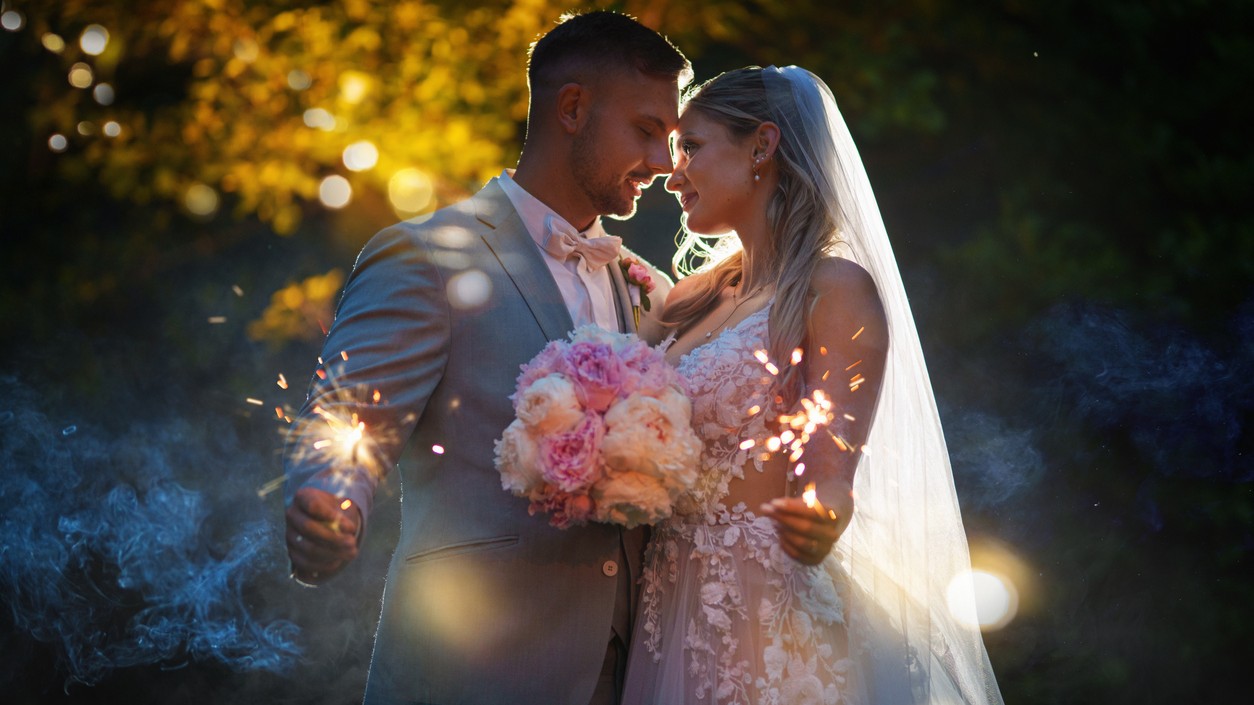 Šťastie spečatené pred oltárom.