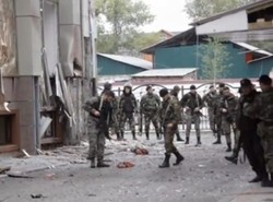 Atak terrorystów w stolicy Czeczenii. Zamachowcy ukryli się w szkole. DRASTYCZNE ZDJĘCIA