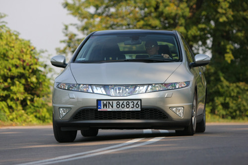Honda Civic kontra Mitsubishi Lancer - Kompaktowa alternatywa